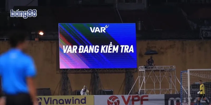 Kèo VAR mang đến làn gió mới đầy thú vị cho cá cược bóng đá trực tuyến Kèo VAR mang đến làn gió mới đầy thú vị cho cá cược bóng đá trực tuyến